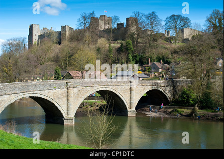 Dinham Brücke und Schloss Ludlow, Shropshire Stockfoto