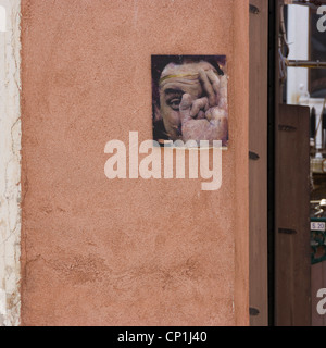 Kunstwerk auf der Außenseite des Gebäudes, Venedig Stockfoto