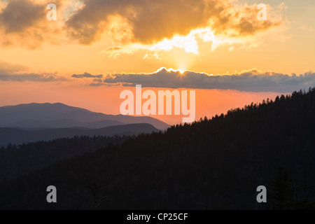 Sonnenuntergang über den Smoky Mountains vom Clingmans Dome in der Great-Smoky-Mountains-Nationalpark-Tennessee Stockfoto