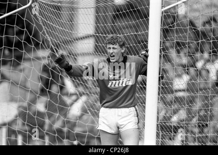 Aston Villa V Sheffield Wednesday in der Villa Park 05.04.1987 Villa Torwart Kevin Poole. Stockfoto