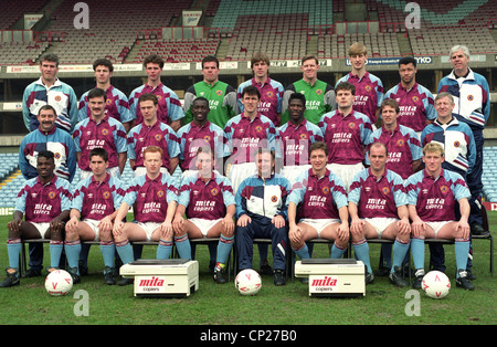 Aston Villa Trainer Josef Venglos und sein Team 27/2/91 David Platt, Dwight Yorke, Tony Daley, Gordon Cowans Stockfoto