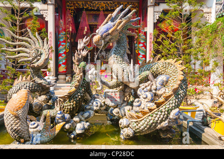 Drachen Brunnen in Kantonesisch Assembly Hall, Hoi An, Provinz Quang Nam, Vietnam Stockfoto