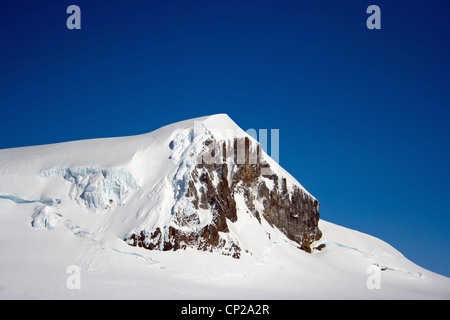 Gipfel des höchsten Berges Hvannadalshnúkur, Island. Der Gipfel ist der höchste Punkt am Rand der Oræfajökull. Stockfoto