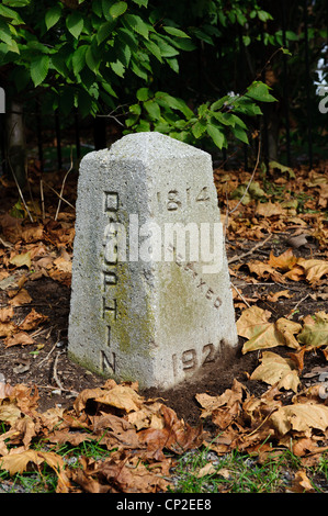 TRI-COUNTY GRENZE MARKER STEIN VON LANCASTER LIBANON UND DAUPHIN COUNTY, PENNSYLVANIA Stockfoto