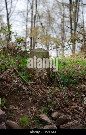 TRI-COUNTY GRENZE MARKER STEIN VON LANCASTER LIBANON UND DAUPHIN COUNTY, PENNSYLVANIA Stockfoto