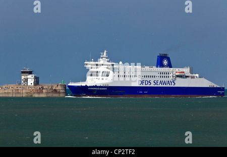 3782. DFDS Fähre in Dover Harbour, Kent, UK Stockfoto