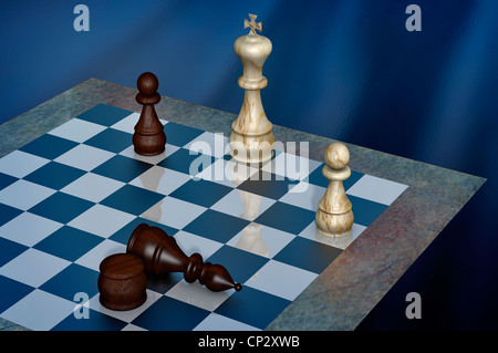 Der König zwei Bauern und eine gebrochene Bischof, braunen und weißen Holz Schachspiel Stücke und einem Marmorbad in 3 d durch Computer Stockfoto