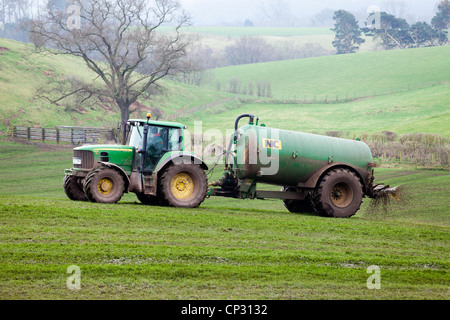 Gülle-Ausbringung Irthington, Cumbria Stockfoto