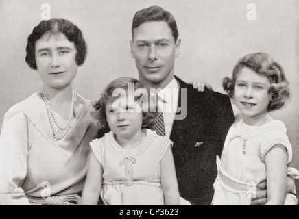 König George VI. mit seiner Frau Königin Elizabeth und Töchter, Margaret und Elizabeth, später als Königin Elizabeth II. zu regieren Stockfoto