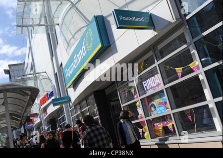 Kürzlich eröffnete Poundland Shop in North Street Brighton UK Stockfoto