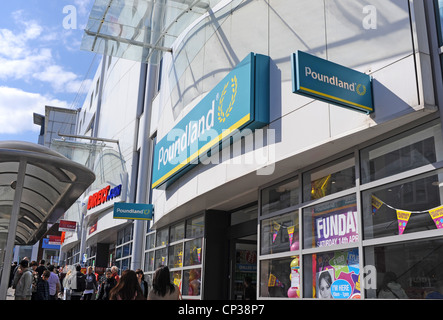 Kürzlich eröffnete Poundland Shop in North Street Brighton UK Stockfoto