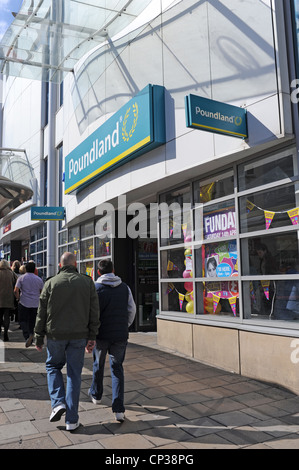 Kürzlich eröffnete Poundland Shop in North Street Brighton UK Stockfoto