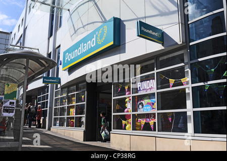 Kürzlich eröffnete Poundland Shop in North Street Brighton UK Stockfoto