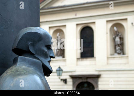 Denkmal für den Schriftsteller August Senoa, Vlaska Straßen, Zagreb... Autor der Denkmäler ist Marija Ujevic Stockfoto