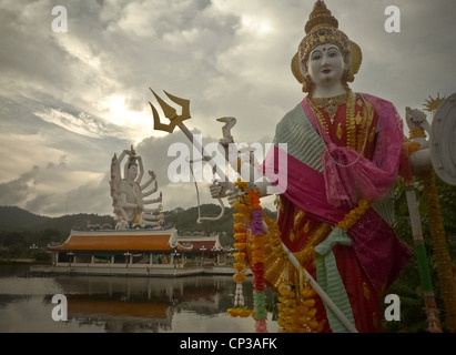 , Wat Plai Laem befindet sich im Norden von Samui auf Straße 4171 vom Big Buddha zum Choeng Mon Beach. Der Tempel ist berühmt für die Stockfoto