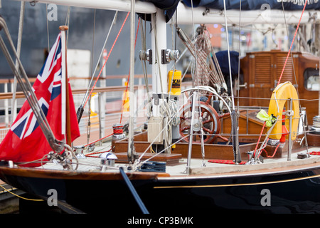 Racing Yacht Bloodhound festgemacht Leith Edinburgh Schottland UK Stockfoto