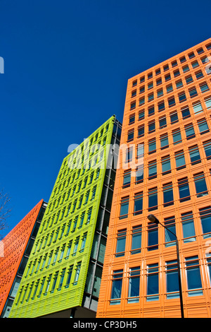 Zentrale St Giles lebhafte helle gemischt verwenden Entwicklung von Renzo Piano St Giles High Street London England Europe Stockfoto