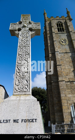 Kriegerdenkmal und St Ia Kirche, St. Ives, Cornwall Stockfoto