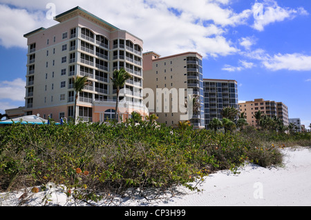 Am Strand Hotels und Ferienwohnungen in Fort Myers Beach, Florida Stockfoto
