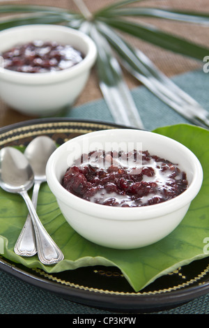 Schwarzer Klebreis mit Kokosmilch Thai dessert Stockfoto