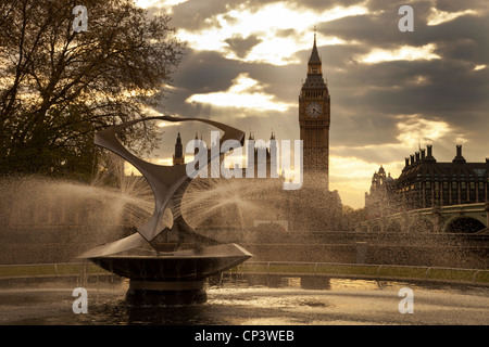 St Thomas' Hospital nahe Houses of Parliament Stockfoto