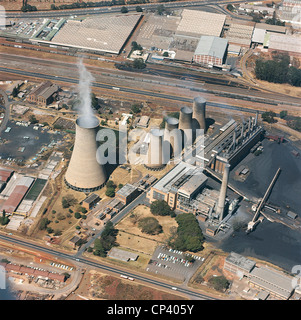 Simbabwe, Harare. Heizkraftwerk mit Kohle. Stockfoto