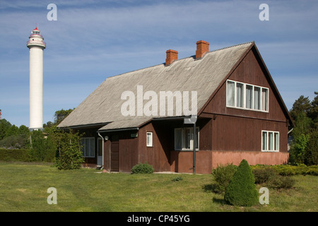 Lettland Region Kurzeme (Courland) Talsi Bezirk Mikeltornis. Leuchtturm (gegründet 1884, tatsächliche Turm ist von 1955) typische Stockfoto