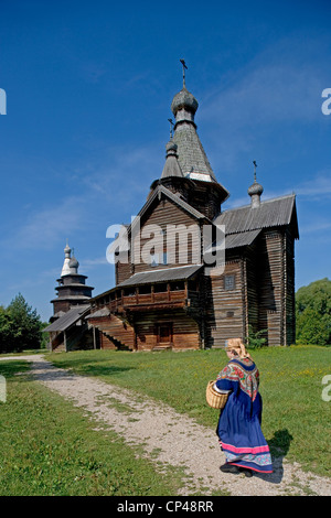 Russland, in der Nähe von Nowgorod. Vitoslavlitsy Museum der Architektur in Holz. Kirche der Geburt der Gottesmutter von Periodiki (1531) Stockfoto