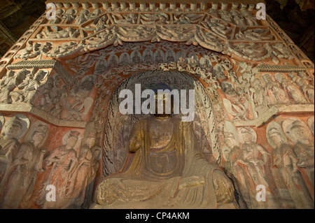 Eines der Bodhisattva (Buddah Statue) in der Höhle von Sakyamuni (Höhle Nr. 6) auf die Yungang Grotten. Stockfoto