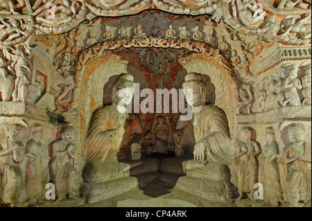 Eines der Bodhisattva (Buddah Statue) in der Höhle von Sakyamuni (Höhle Nr. 6) auf die Yungang Grotten. Stockfoto