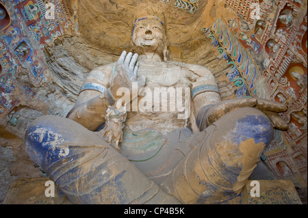 Der Bodhisattva (Buddah Statue) in der Höhle der Bodhisattva Manjusri (Höhle Nr. 13) an die Yungang Grotten. Stockfoto