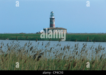 Emilia Romagna - Parco del Delta del Po - Gorino Ferrara (Fe), der Leuchtturm an der Mündung des Po di Goro Stockfoto