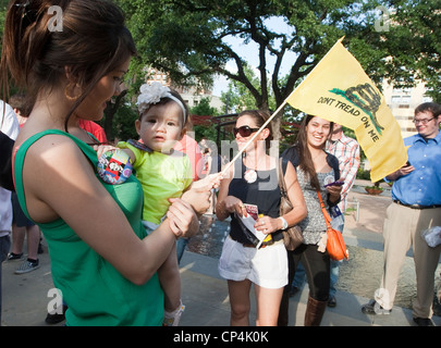 12. April 2012 San Antonio, Texas: GOP Präsidentschaftskandidaten Ron Paul endet seine Kampagne Schaukel durch seine Heimatstaat Stockfoto