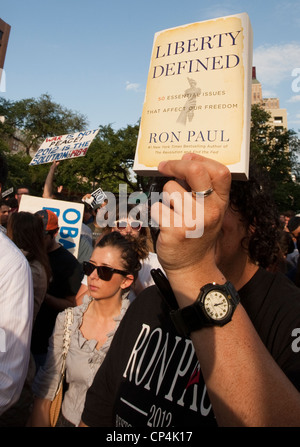 12. April 2012 San Antonio, Texas: GOP Präsidentschaftskandidaten Ron Paul endet seine Kampagne Schaukel durch seine Heimatstaat Stockfoto