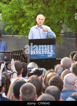 12. April 2012 San Antonio, Texas: GOP Präsidentschaftskandidaten Ron Paul endet seine Kampagne Schaukel durch seine Heimatstaat mit Stockfoto