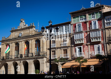 Spanien, Region La Rioja, La Rioja Provinz, Haro, Plaza De La Paz, Gebäude Stockfoto