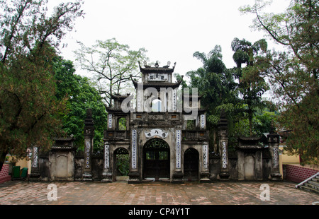 Parfüm Pagode in den Bergen in der Nähe von Ben Duc Vietnam Stockfoto