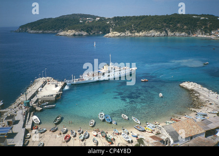 Puglia - Tremiti (Fg) - Insel San Domino Ansicht vom Hafen von San Nicola Stockfoto