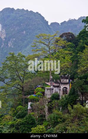 Parfüm Pagode in den Bergen in der Nähe von Ben Duc Vietnam Stockfoto