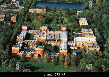 Russland mehr St.Petersburg, Petrodvorec. Grand Palace (Bolschoi Dvorec, erste Hälfte des 18. Jahrhunderts Architekten Francesco Stockfoto