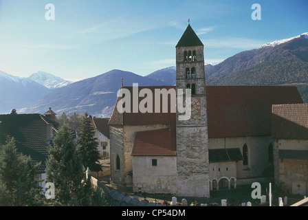 Trentino-Südtirol - Val Venosta - Schluderns (Schluderns) (Bz). Die Pfarrkirche St. Katharina, XV. Jahrhundert. Stockfoto