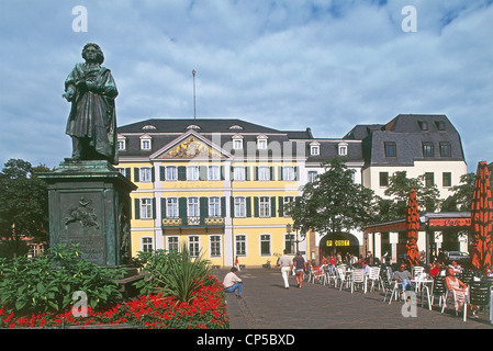 Deutschland - NRW (Nordrhein-Westfalen) - Bonn. Münsterplatz, Beethoven-Denkmal. Stockfoto