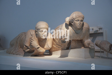 Museum im Olympia - Westgiebel des Zeustempels: Schlacht von Lapiths und Zentauren - Lapith Frauen Stockfoto