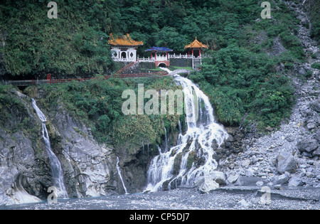 Taiwan, Tarako Schlucht Changshun Tzu (Wasser-Tempel). Stockfoto