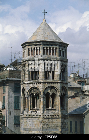 Ligurien - Genua. Nolare achteckige Turm oder Turm der Kirche von San Donato im romanischen Stil. Stockfoto