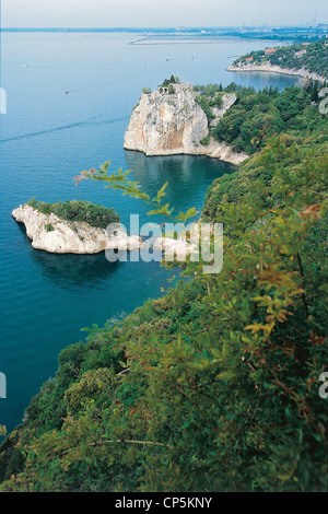 Friaul-Duino-Blick von der Küste-Burg Stockfoto