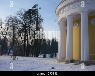 Sankt Petersburg, Russland, Pawlowsk Park, Tempel der Freundschaft im winter Stockfoto