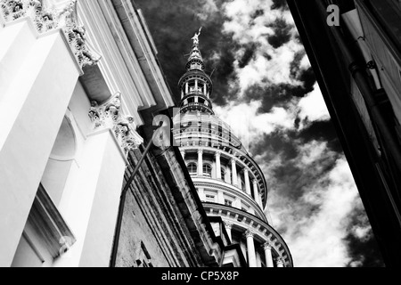 Die Basilika San Gaudenzio ist eine Kirche in Novara, Piemont, Norditalien. Es ist der höchste Punkt in der Stadt. Es ist überzeugt Stockfoto