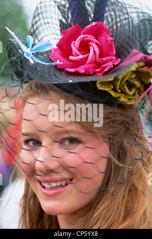 England, Ascot, Frau am Royal Ascot-Rennen Stockfoto