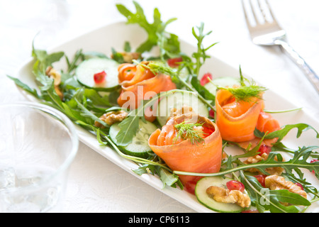 Geräucherter Lachs Salat Stockfoto